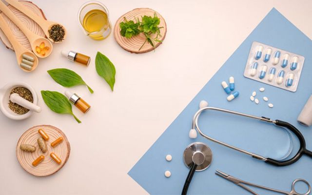 پوشش بیمه‌ای حداقل سه خدمت حوزه طب ایرانی