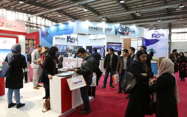 رگزاری اولین نمایشگاه تخصصی صنعت مالی(بانک،بیمه و بورس) در استان قزوین