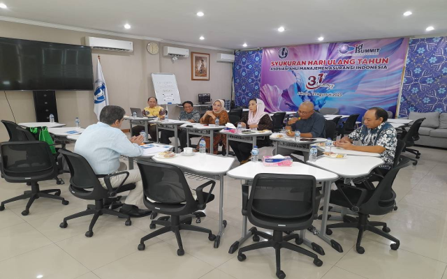 دیدار رئیس پژوهشکده بیمه با معاون رئیس موسسه بیمه اندونزی