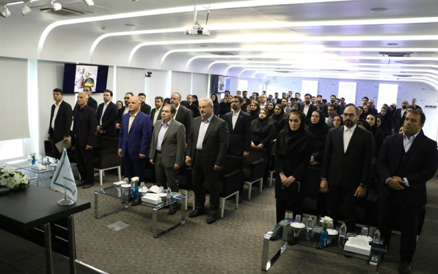 مدیرعامل بیمه دی؛ مشتری‌مداری، یکی از مهمترین مزایای رقابتی بیمه دی به شمار می‌رود