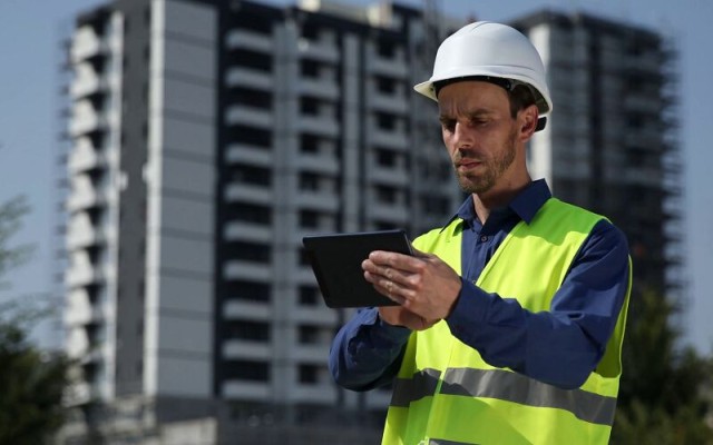 پیگیر حل موانع تصویب نهایی بیمه مهندسین هستیم