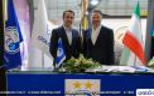 بازدید رئیس کل بیمه مرکزی از غرفه شرکت بیمه تعاون در نمایشگاه بورس، بانک، بیمه و خصوصی سازی جزیره کیش