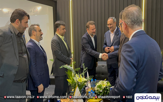 بازدید رئیس کل بیمه مرکزی از غرفه شرکت بیمه تعاون در نمایشگاه بورس، بانک، بیمه و خصوصی سازی جزیره کیش