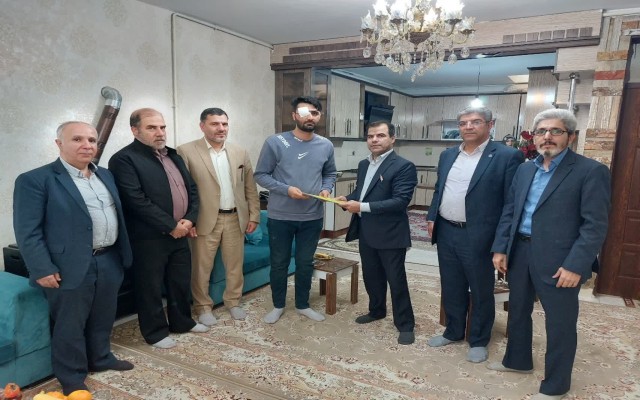 بیمه دانا چک خسارت نقص عضو بیمه شده آموزش و پرورش اراک را پرداخت کرد