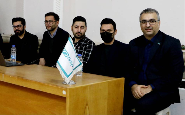 «میز خدمت» بیمه دی در مصلی شهر اردبیل