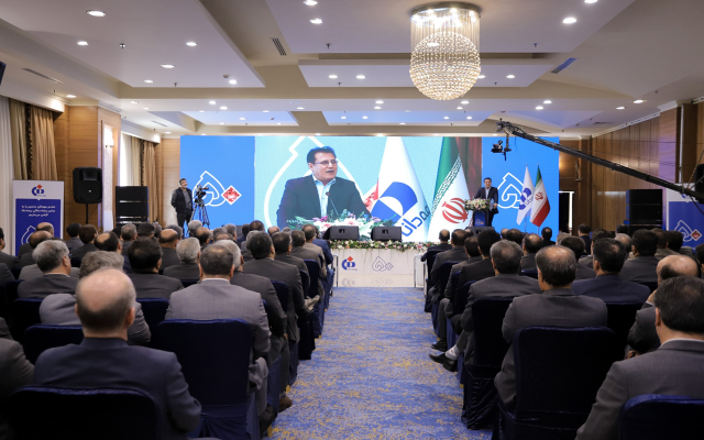 حضور مدیران ارشد صنعت بیمه، مدیران عامل اسبق و بیمه‌گذاران در مراسم گرامیداشت ۵۰ سالگی بیمه دانا