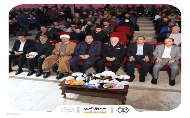 آیین اهدای کلاه ایمنی به داوطلبان گواهینامه آسان برگزار شد.