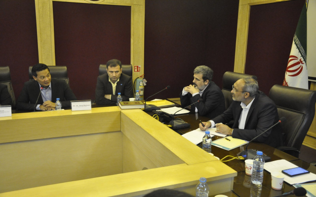 نشست هم اندیشی مدیران ارشد صنعت بیمه با میهمانان خارجی همایش بیمه و توسعه 1402