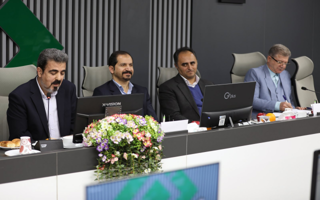 گرامیداشت هفته پژوهش و تقدیر از پژوهشگران پژوهشکده بیمه در حضور معاون وزیر علوم، تحقیقات و فناوری