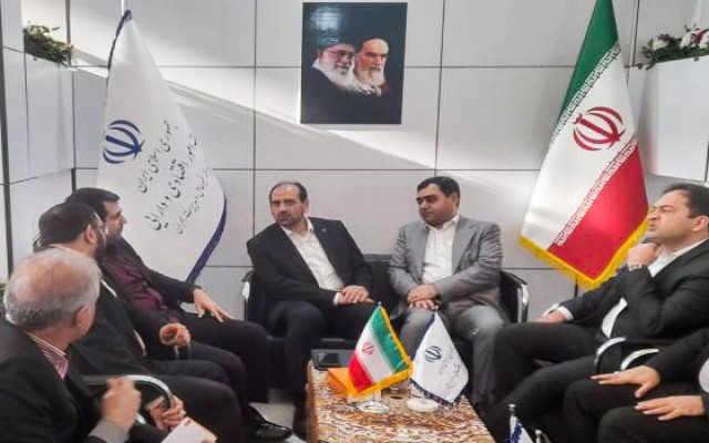 بازدید رییس هیات عامل صندوق بیمه حوادث ساختمان از نمایشگاه مدیریت بحران