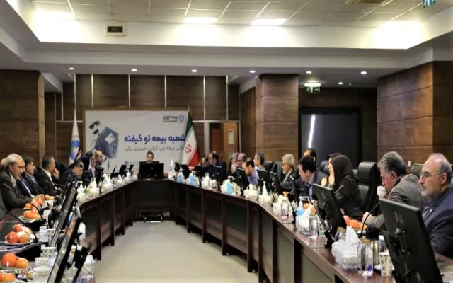 اجازه بدهید همکاران شما را نقد منصفانه کنند